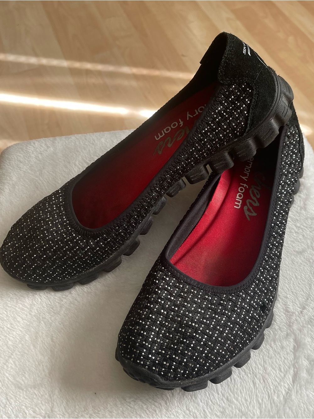 Casual shoe by Sketchers